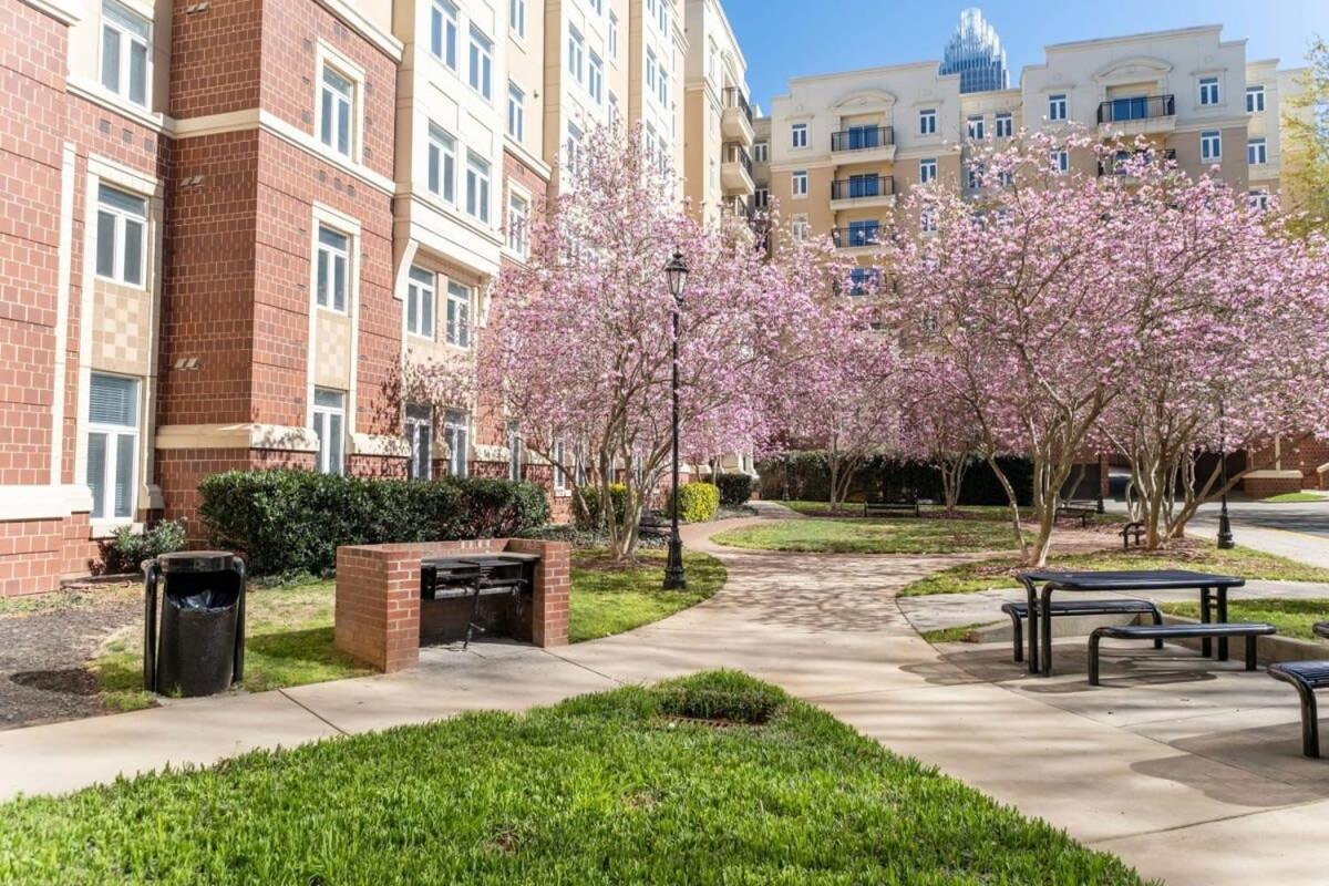 3Br Modern Downtown Apartment With Gym & Office Charlotte Bagian luar foto